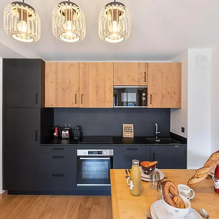 New - - South-facing Terrace - Mountain View Apartment